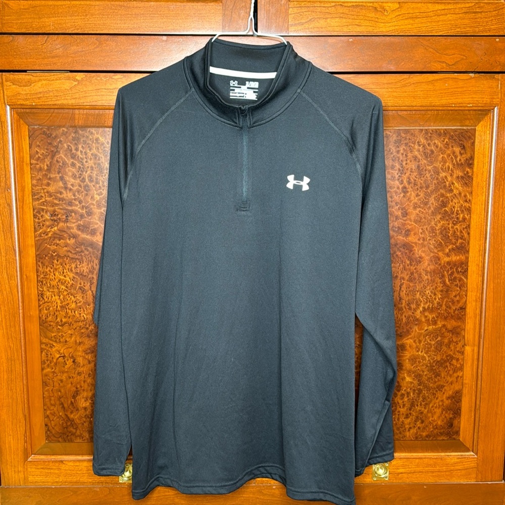 Under armor mens XL black heatgear LS 1/4 zip, NWOT, worn once, great condition